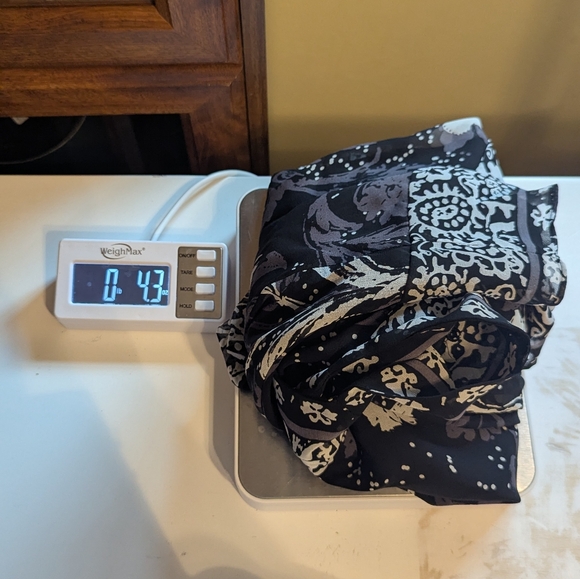 Alfani Black/Gray/White Flowy Boat Neck Long sleeve lightweight top. Women's 10 - Picture 10 of 10